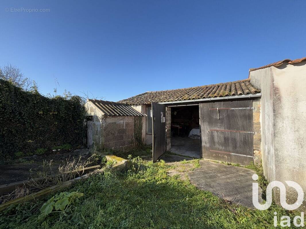 Photo 2 - Parking à BOURCEFRANC-LE-CHAPUS