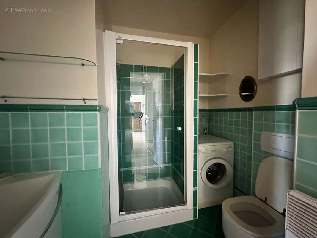 Appartement à SAINT-LAURENT-DU-VAR