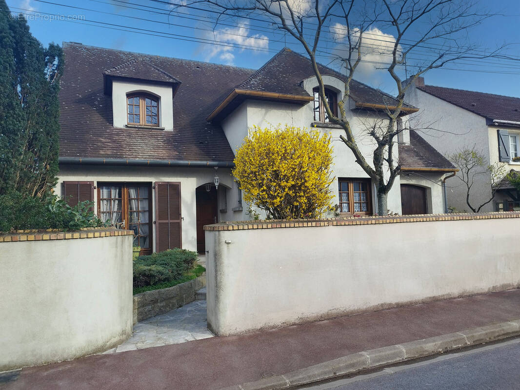 Maison à TREMBLAY-EN-FRANCE