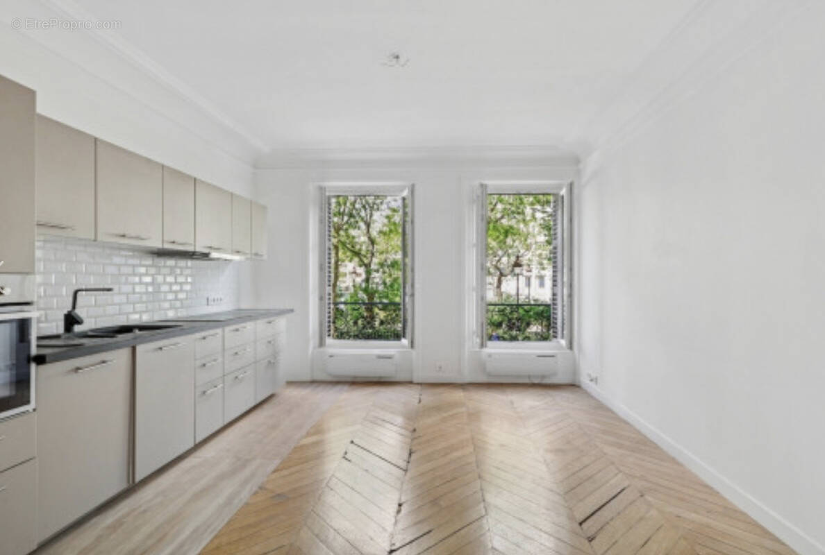 Appartement à PARIS-11E