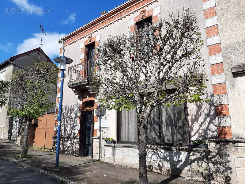 Maison à GUEUGNON