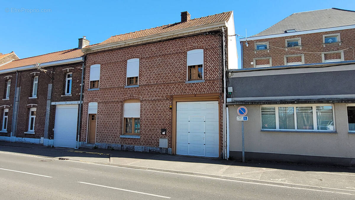 Maison à CRESPIN