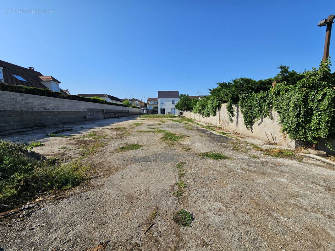 Terrain à VILLEMOISSON-SUR-ORGE