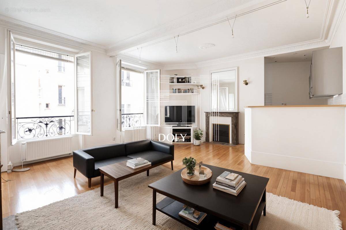 Appartement à PARIS-14E