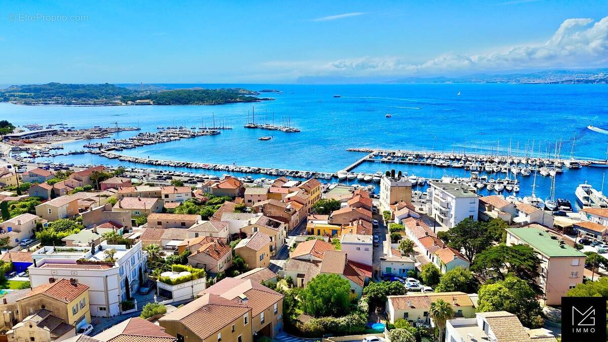 Appartement à SIX-FOURS-LES-PLAGES