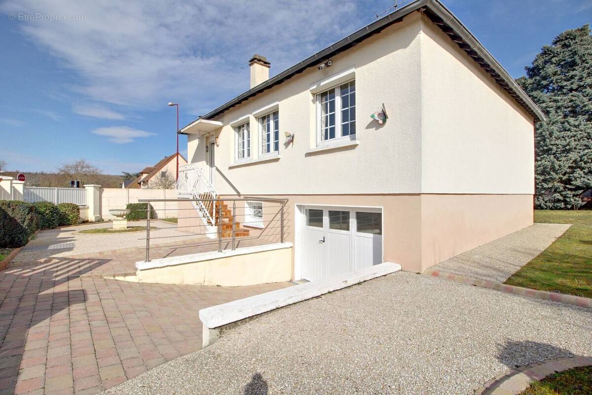 Maison à FRENEUSE