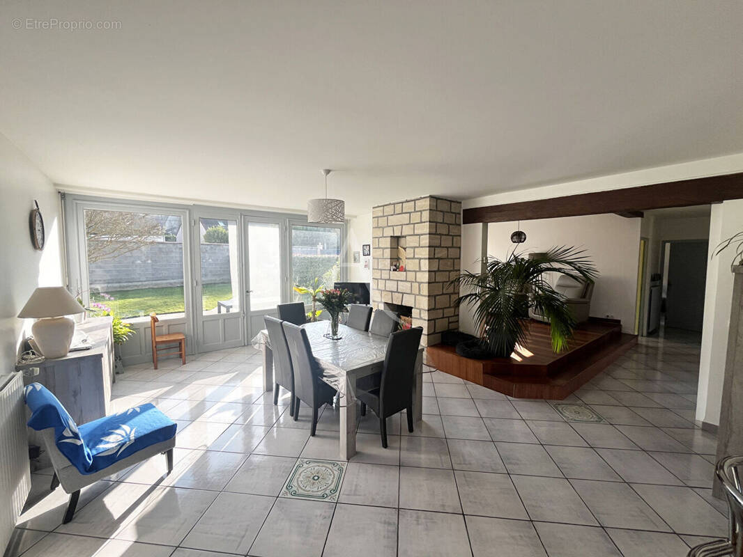 Appartement à LE VAL-SAINT-GERMAIN