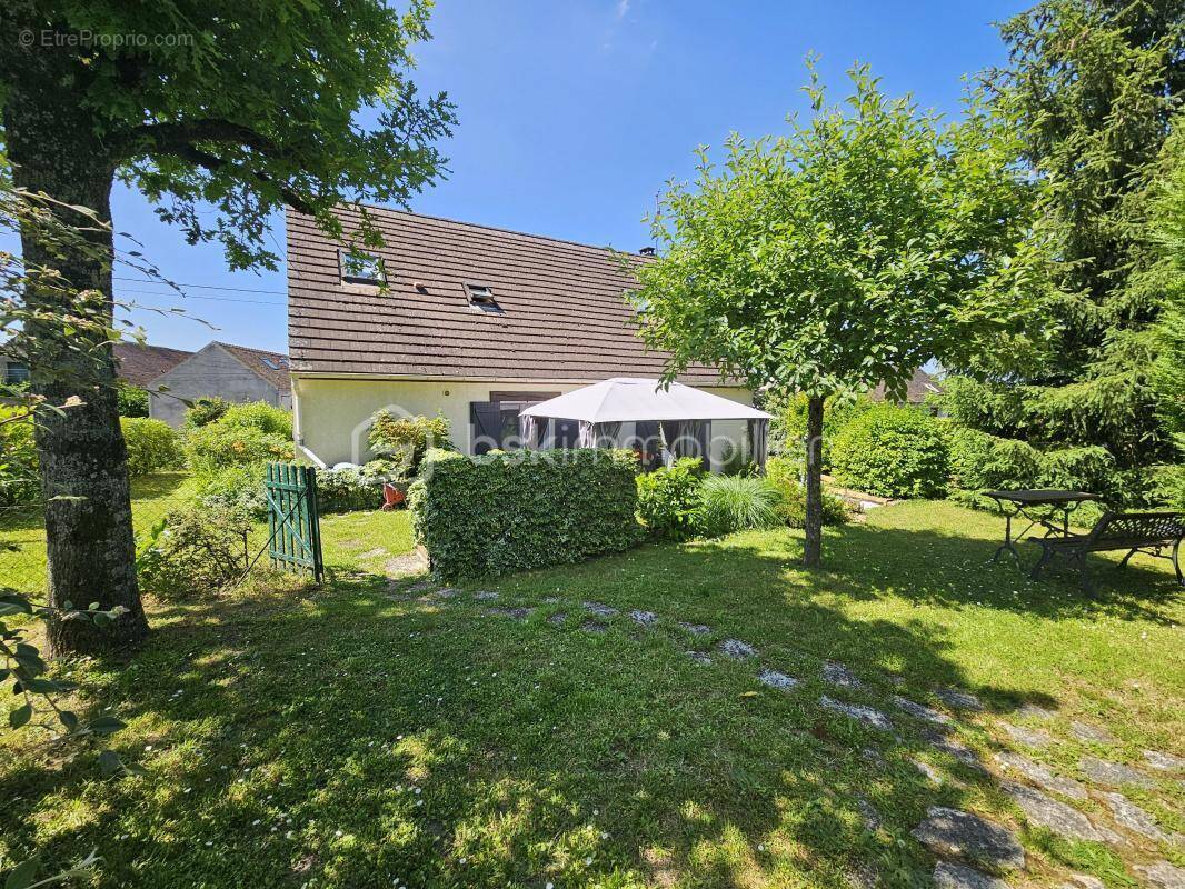 Maison à DARVAULT