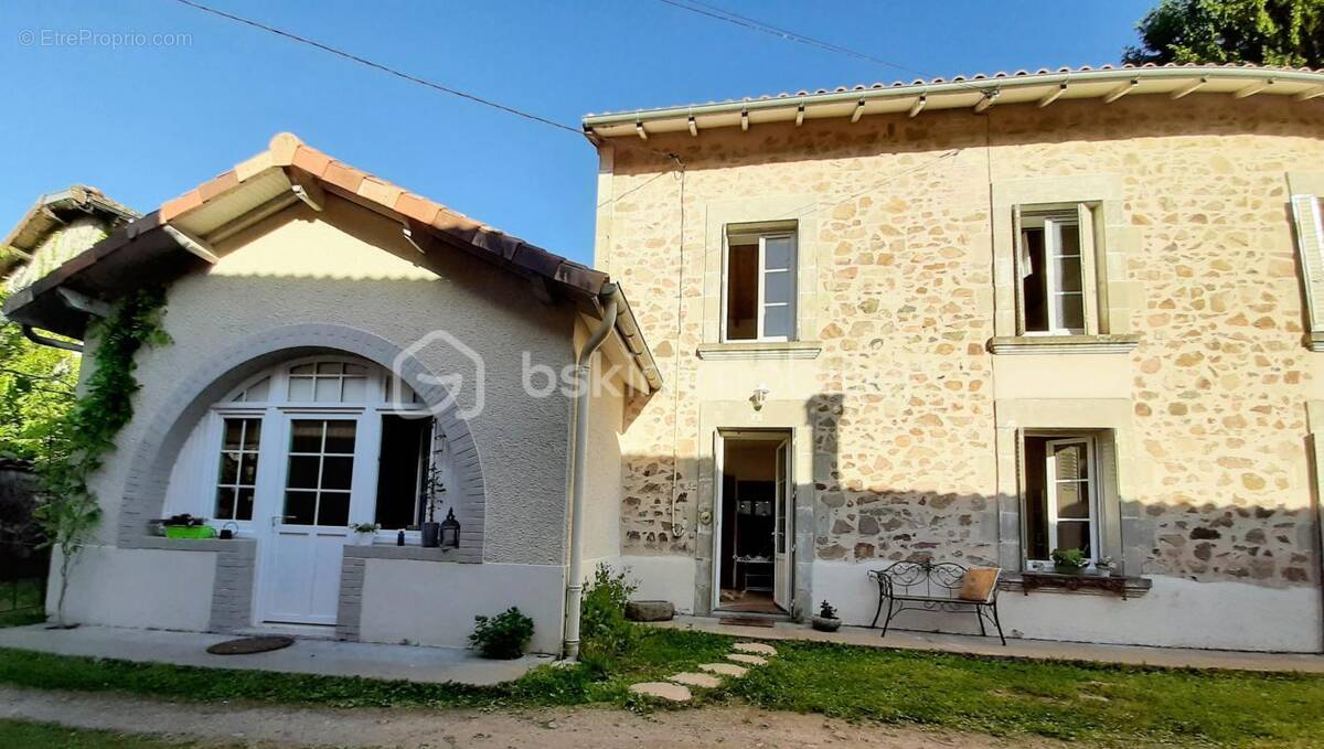 Maison à EXIDEUIL
