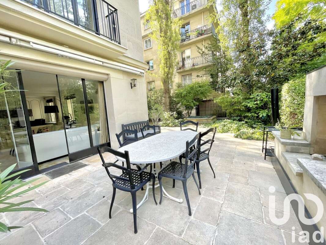 Photo 2 - Appartement à PARIS-16E