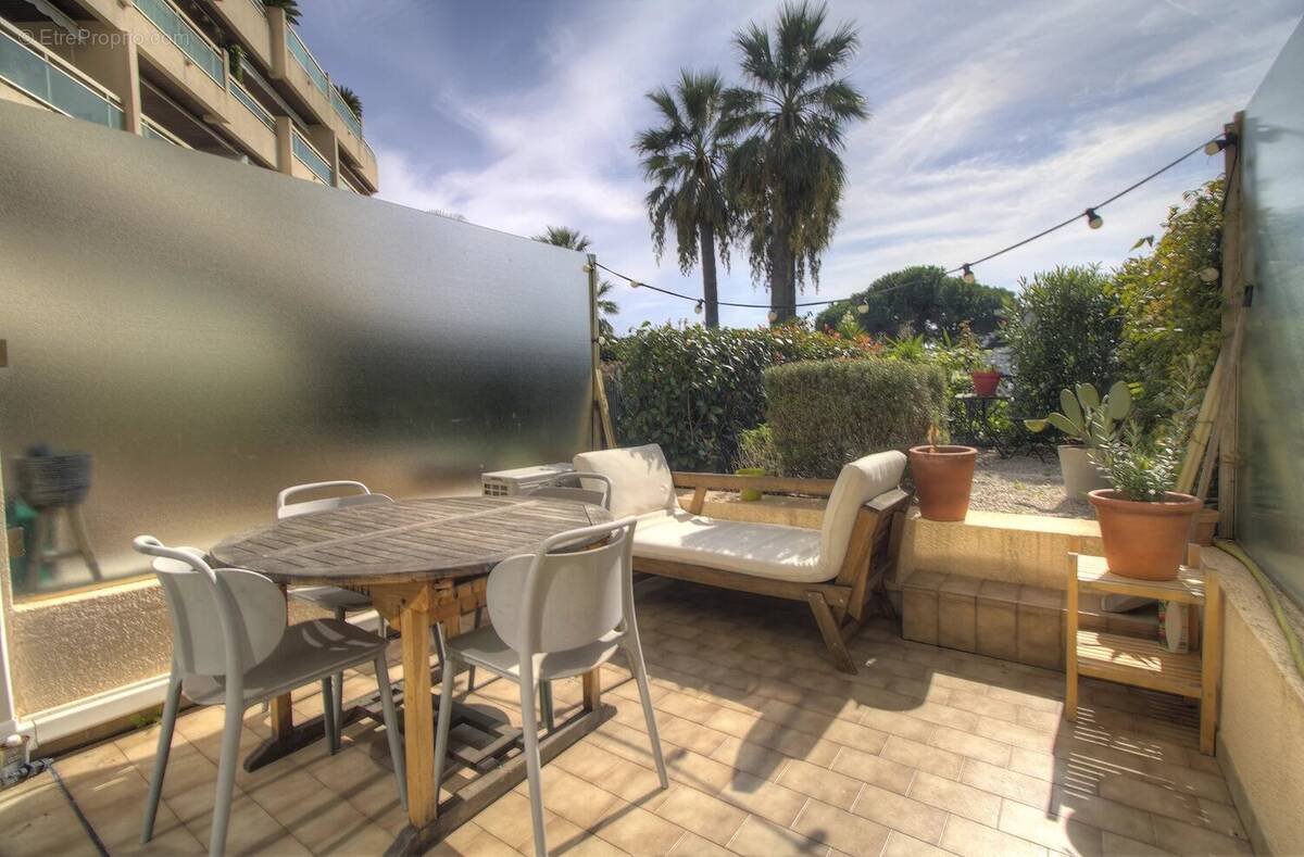 Appartement à VALLAURIS
