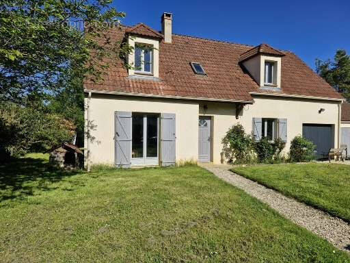 Maison à VILLENEUVE-SUR-YONNE