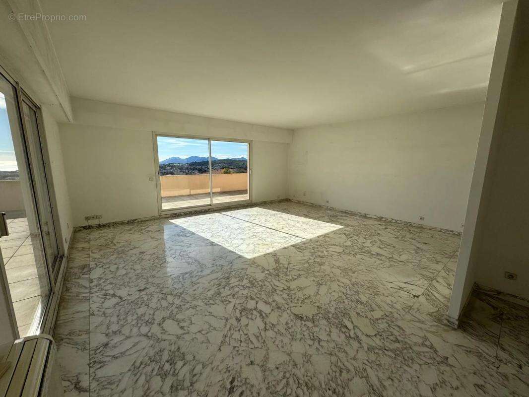 Appartement à LE CANNET