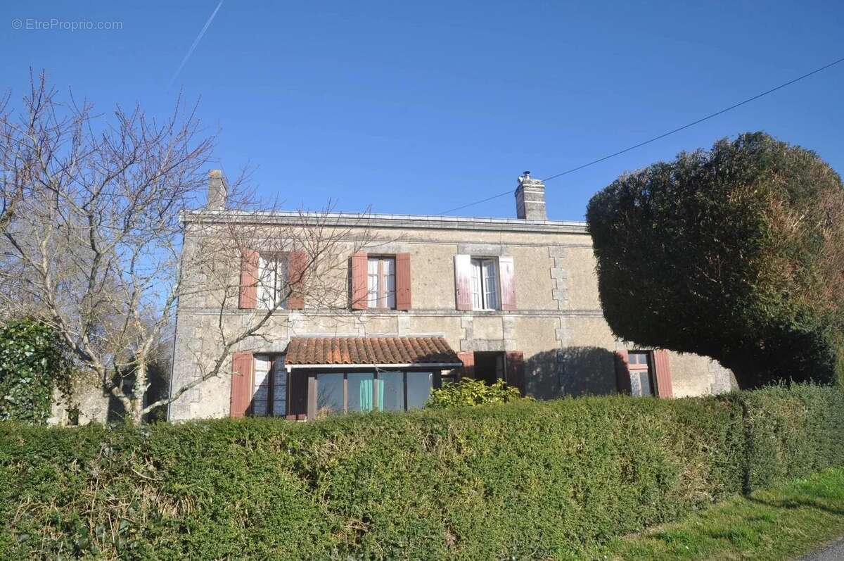 Maison à CHALAIS