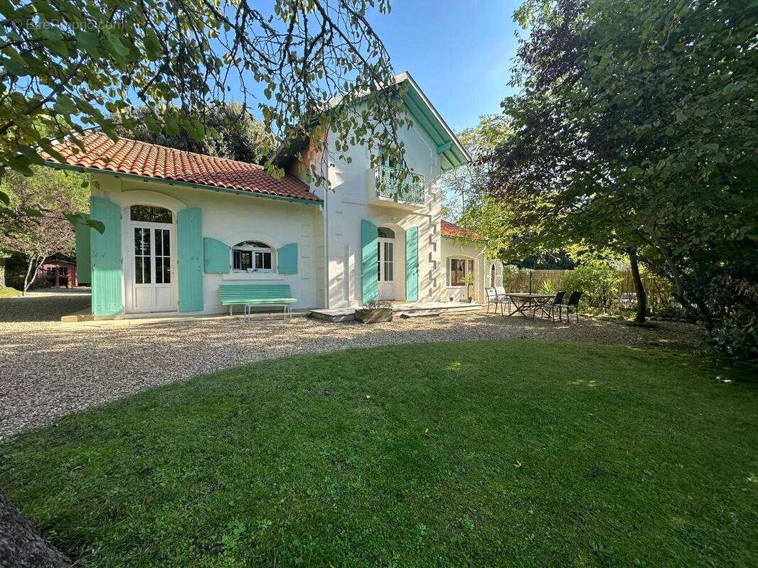 Maison à VAUX-SUR-MER