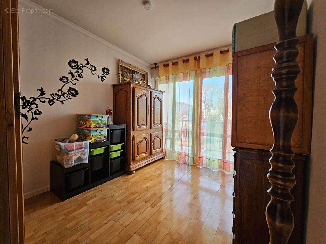 Appartement à LE PLESSIS-BOUCHARD
