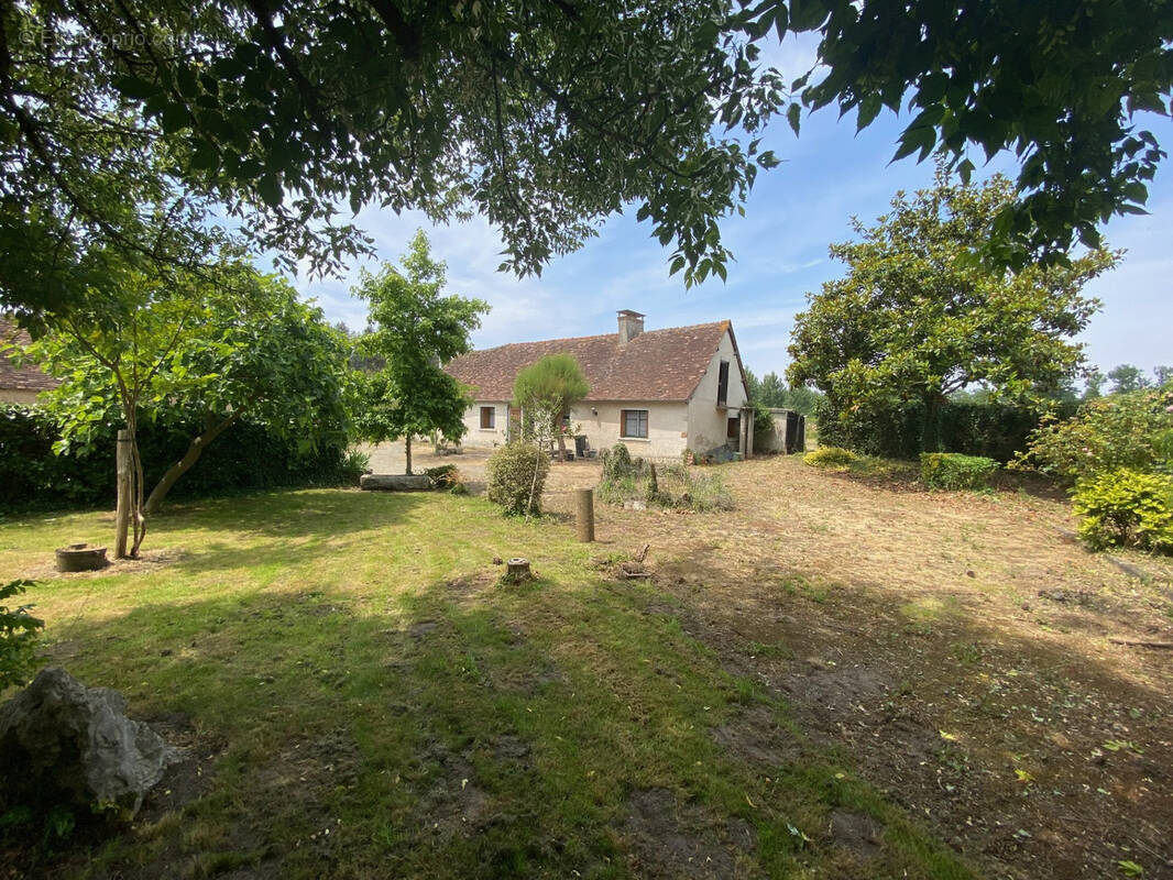 Maison à CERANS-FOULLETOURTE