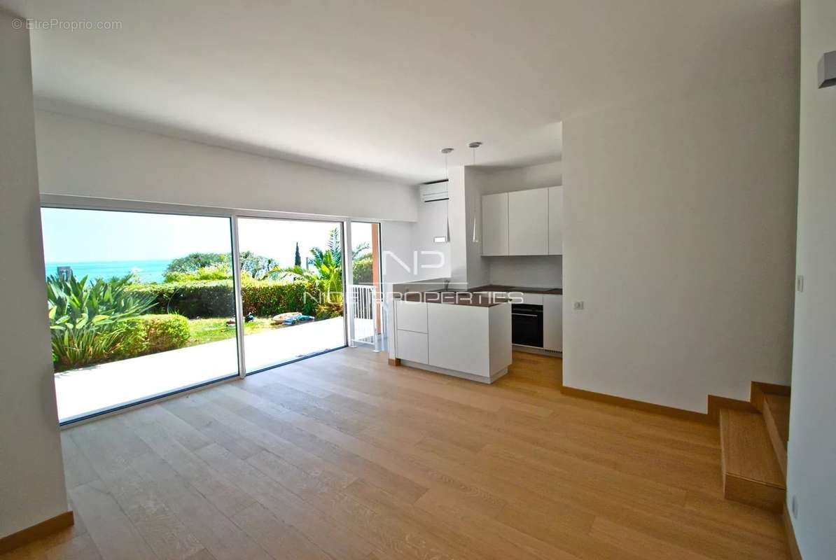 Appartement à EZE