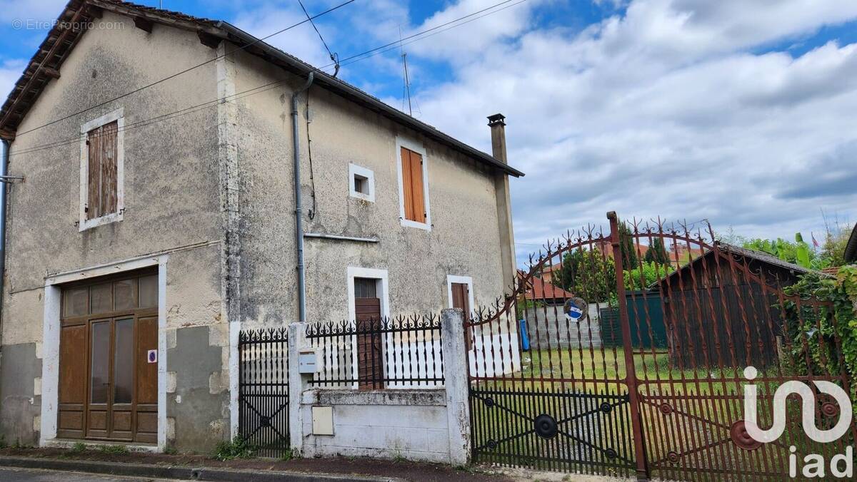 Photo 1 - Maison à SAINT-SYMPHORIEN