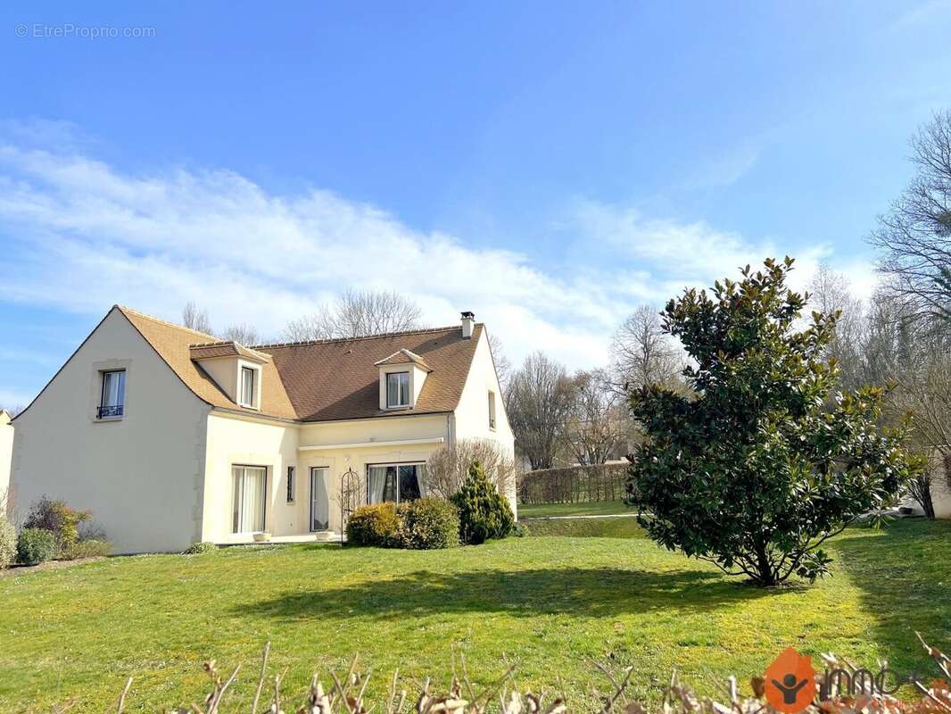 Maison à MAGNY-LE-HONGRE