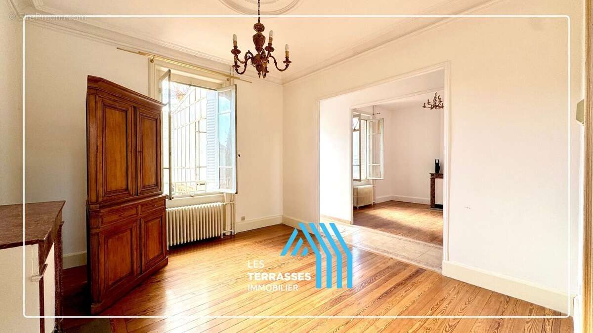 Maison à MONTELIMAR
