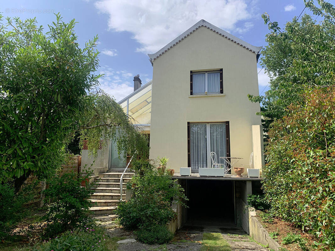 Maison à NEUILLY-SUR-MARNE