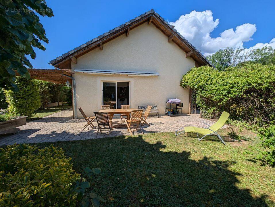 Maison à CHALLES-LES-EAUX