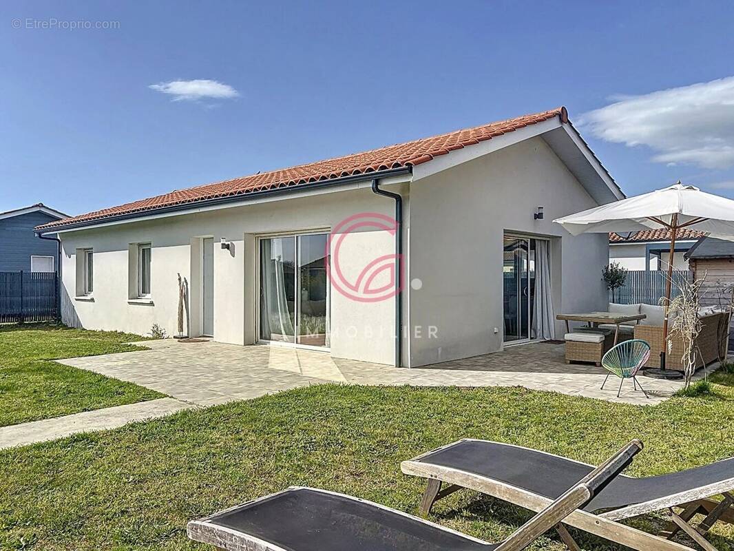 Maison à PARENTIS-EN-BORN