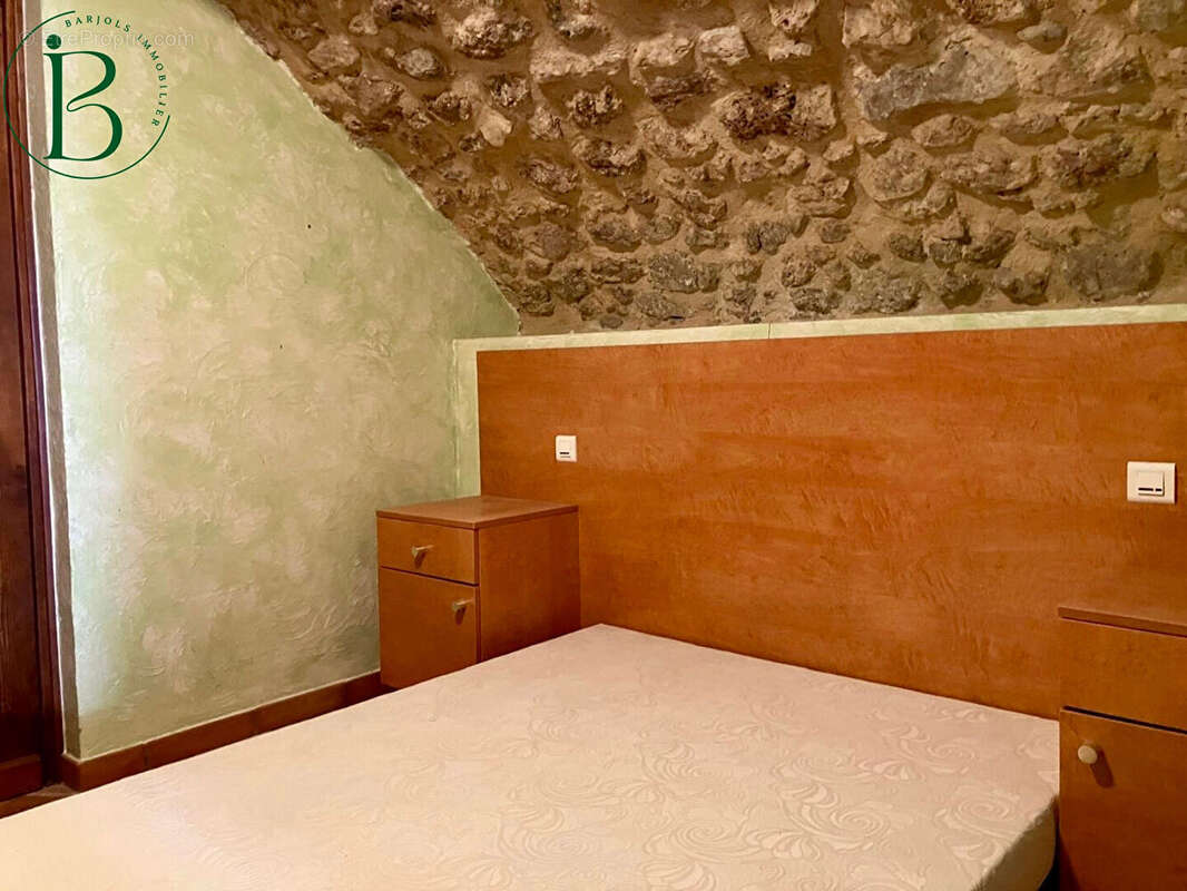 Maison à ARTIGNOSC-SUR-VERDON
