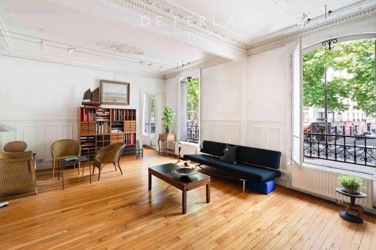 Appartement à PARIS-14E