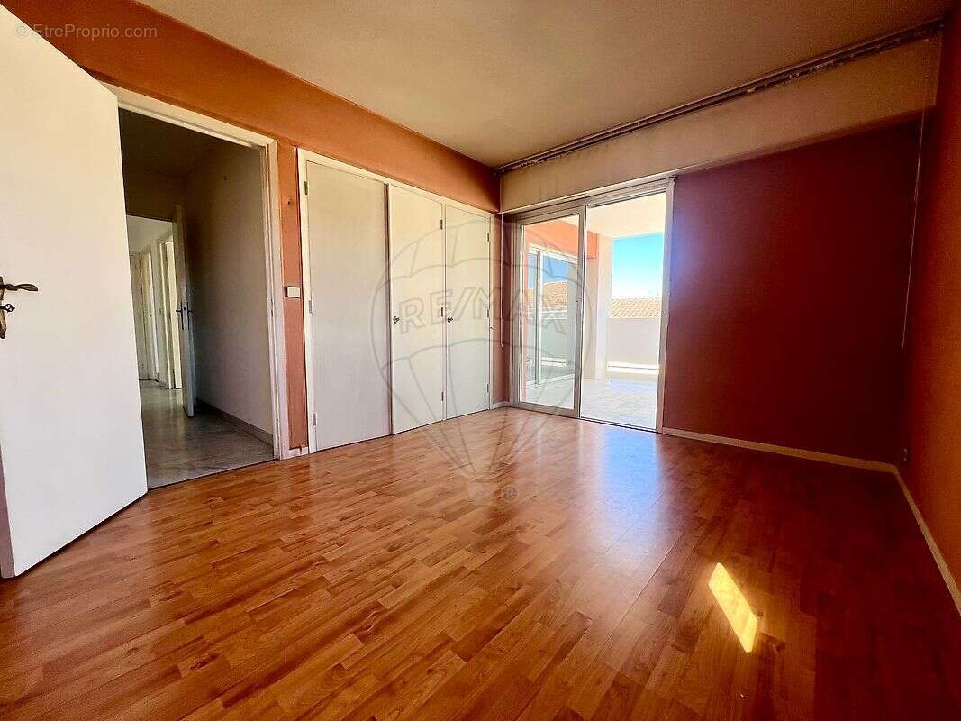 Appartement à VALLAURIS