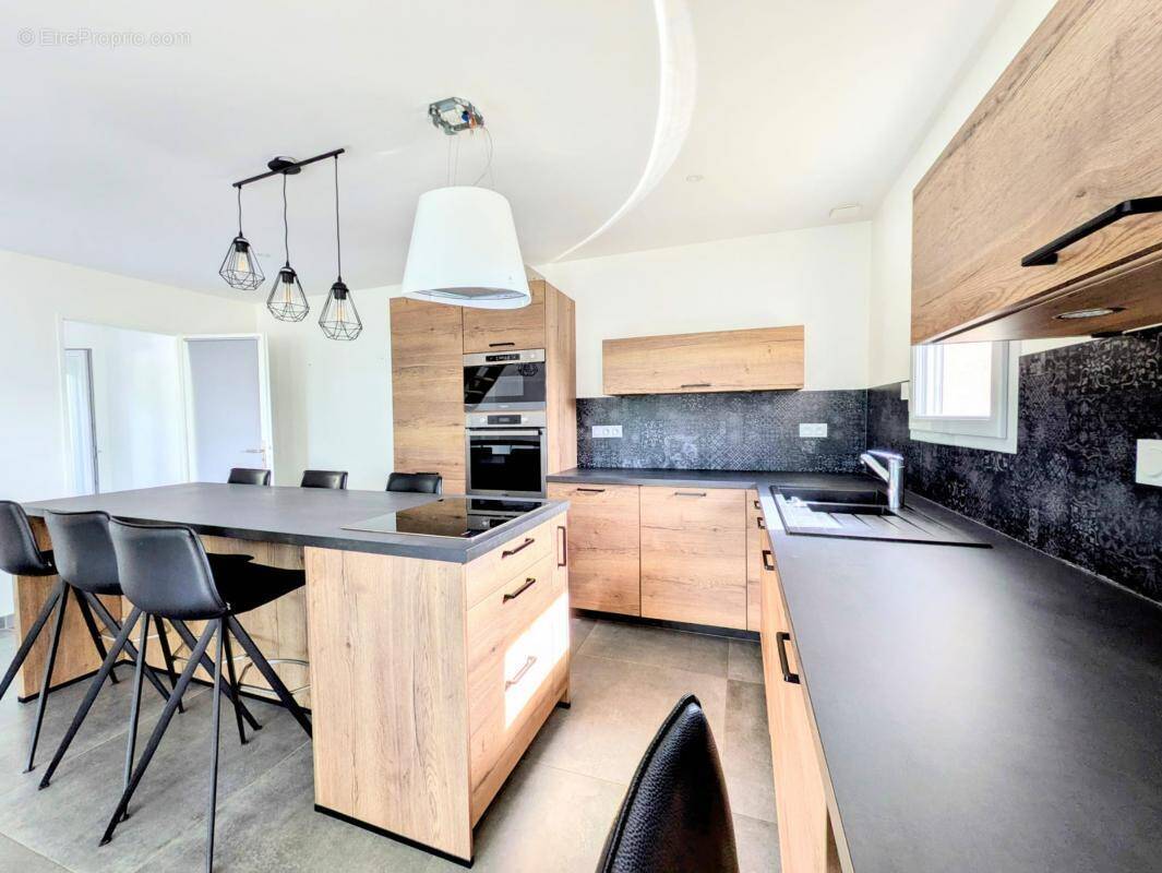 Appartement à MOUXY