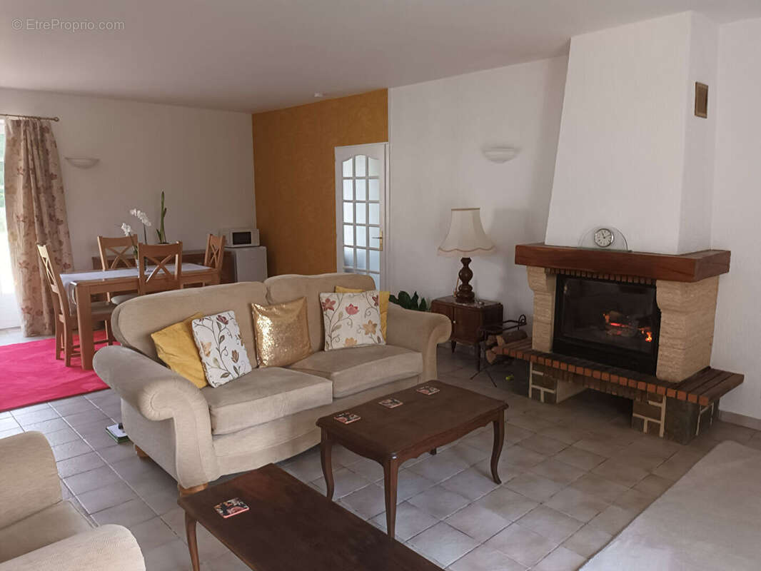 Maison à CHARROUX
