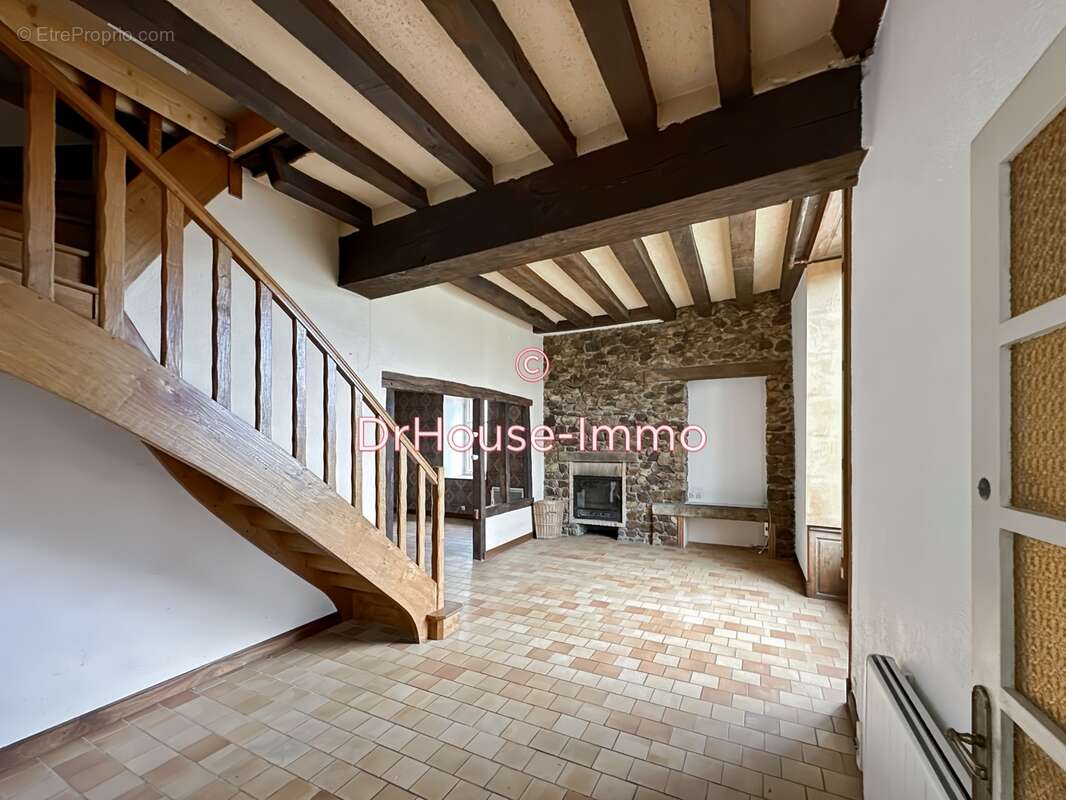 Maison à SAINT-CALAIS
