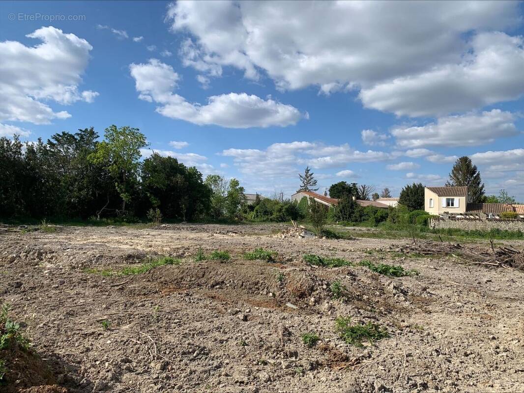 Terrain à VERINES