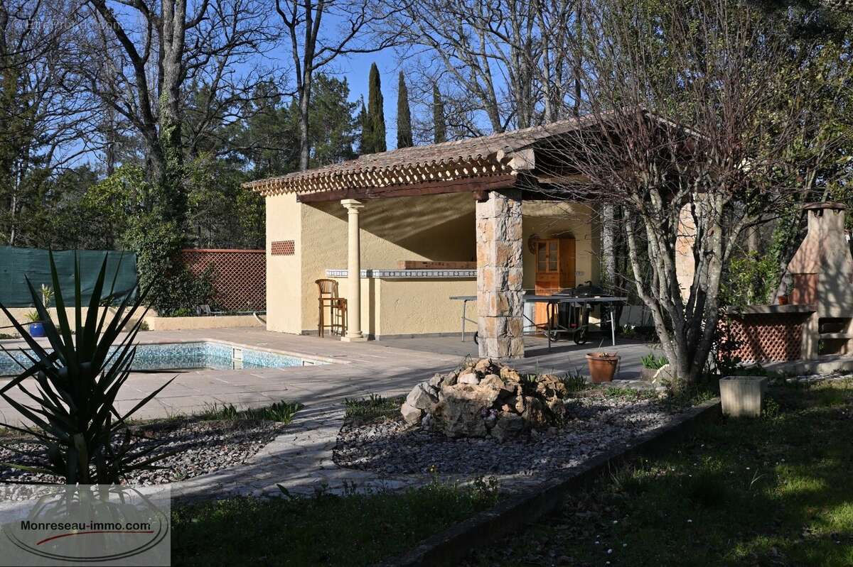 Maison à TOURRETTES