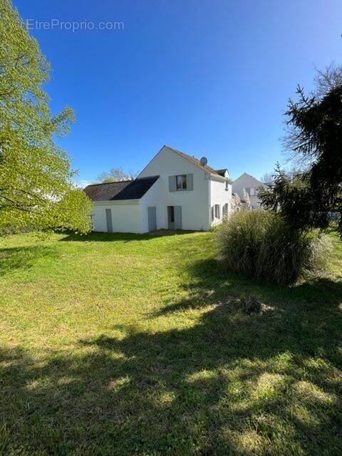 Maison à BENAIS