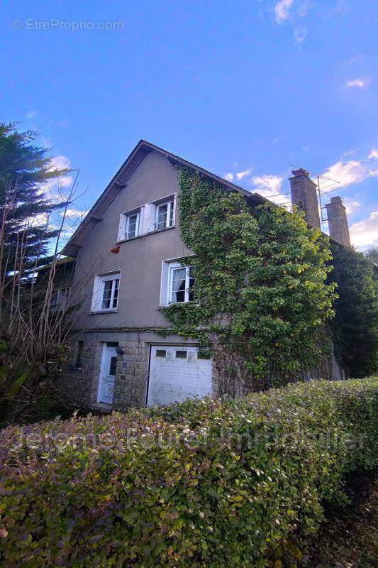 Maison à EGLETONS