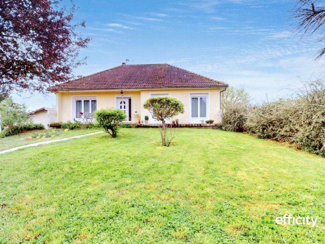 Maison à DOMERAT