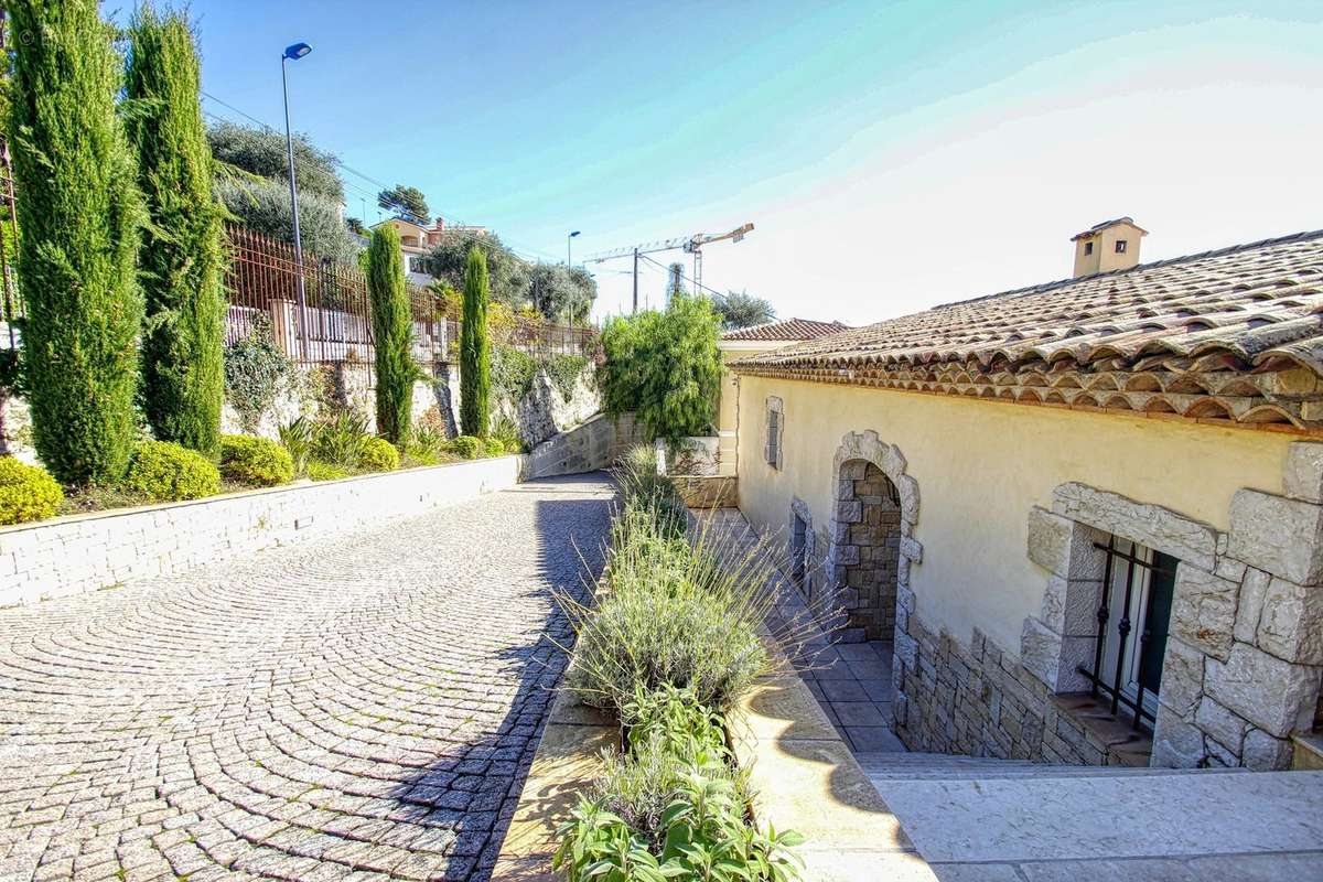 Maison à EZE