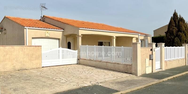 Maison à PORT-DES-BARQUES