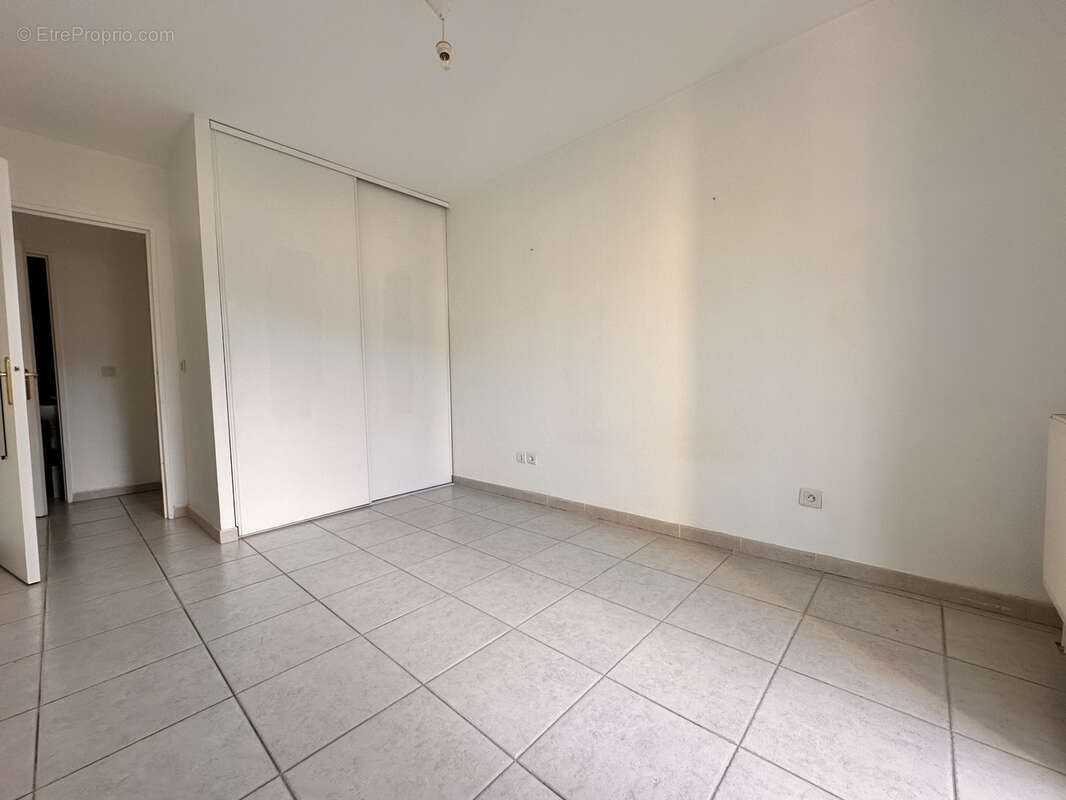 Appartement à EZE