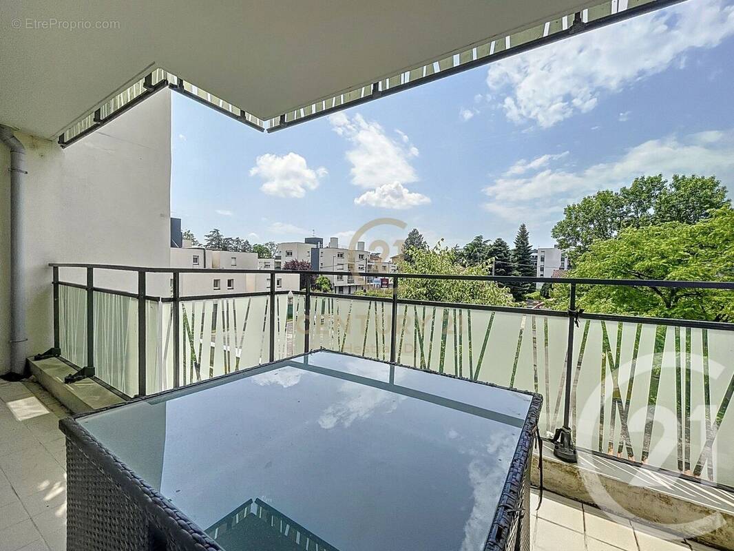 Appartement à DECINES-CHARPIEU
