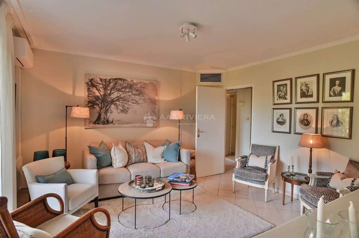 Appartement à MANDELIEU-LA-NAPOULE