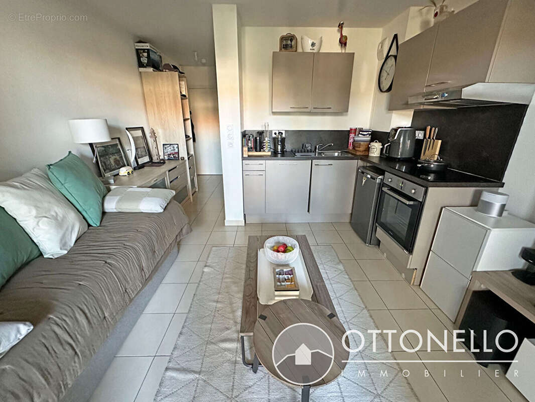 Appartement à ROQUEBRUNE-SUR-ARGENS