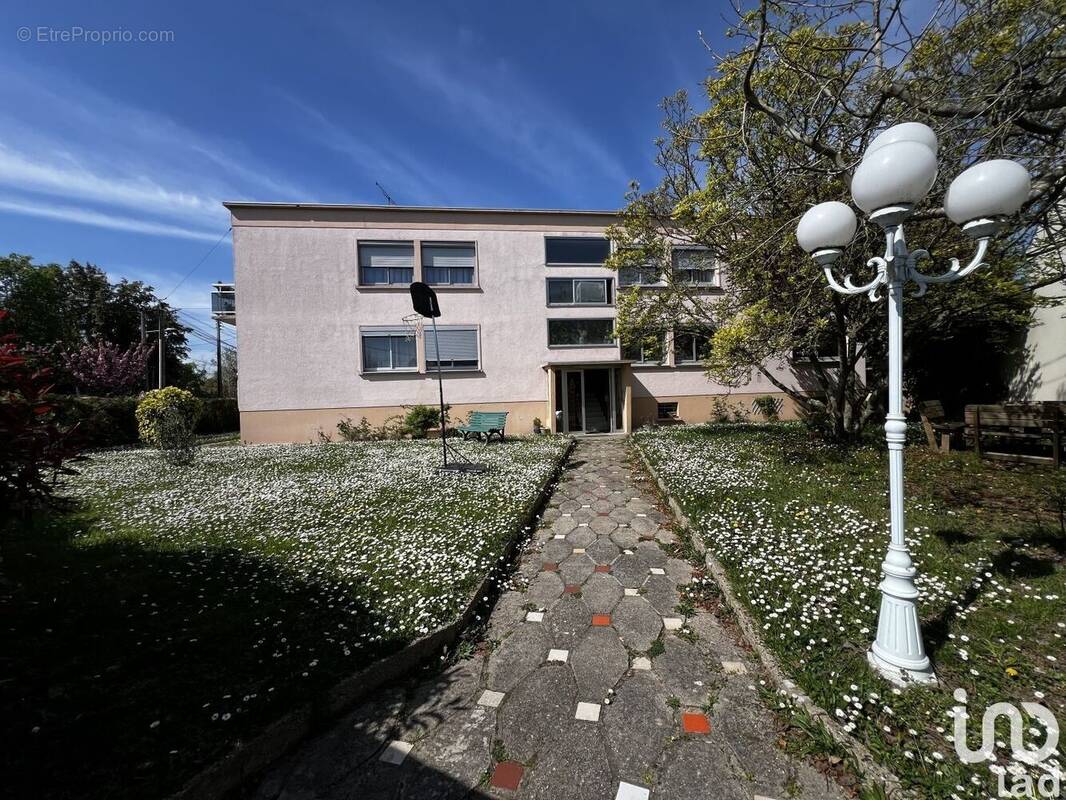 Photo 1 - Appartement à PARAY-VIEILLE-POSTE