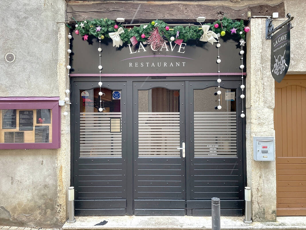 Commerce à MEXIMIEUX