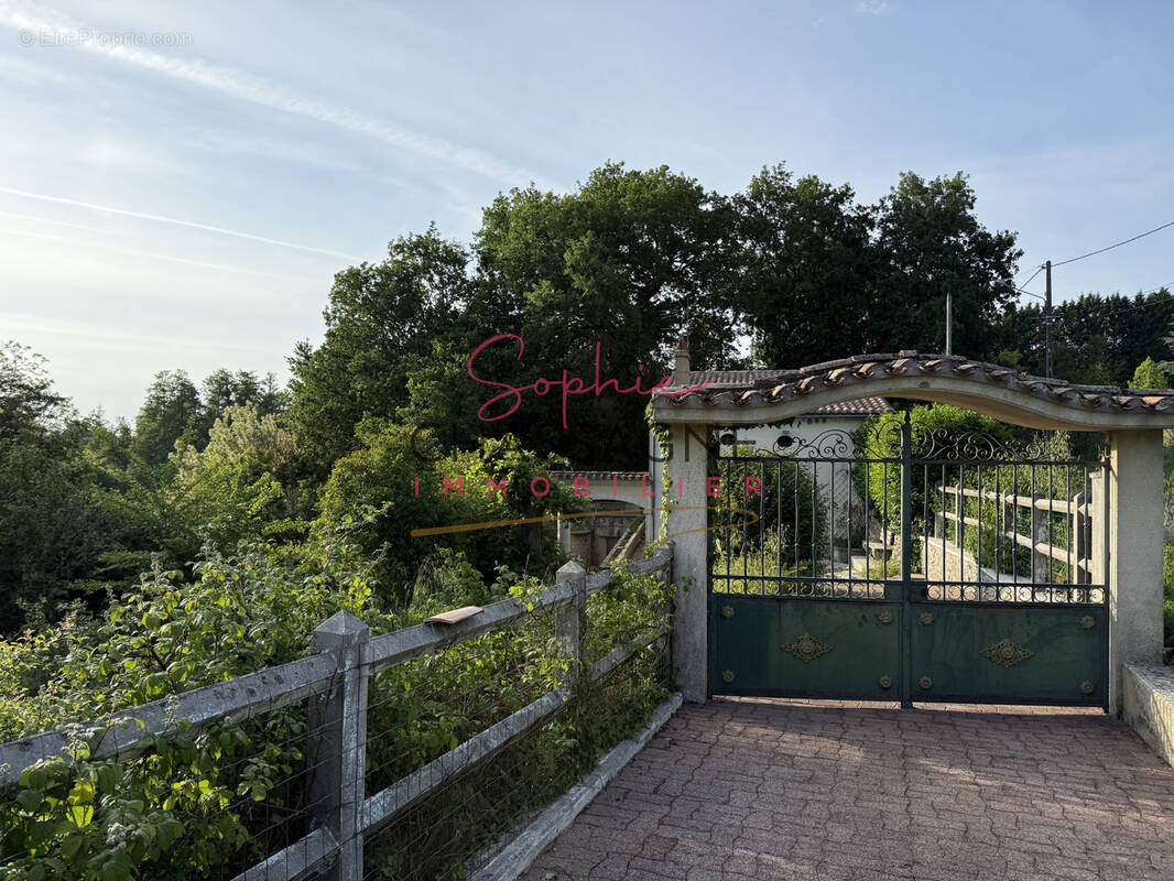Maison à BRANNE