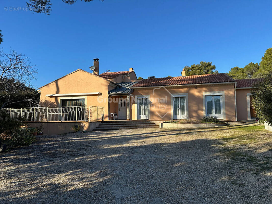 Maison à CAVEIRAC
