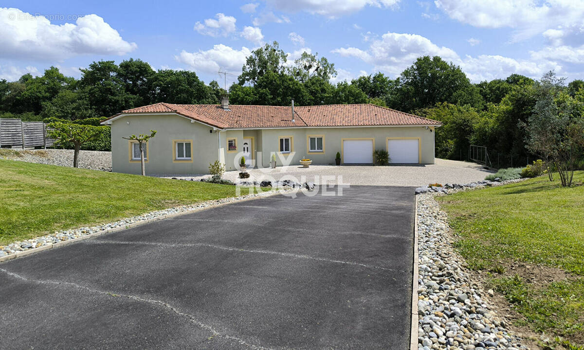 Maison à HAGETMAU